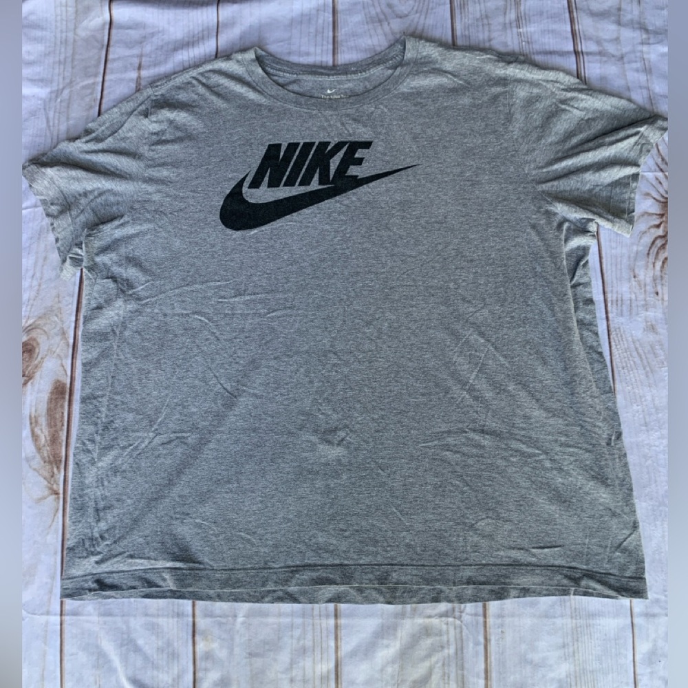 Nike Gray and Black Logo Short Sleeve TShirt Size XL